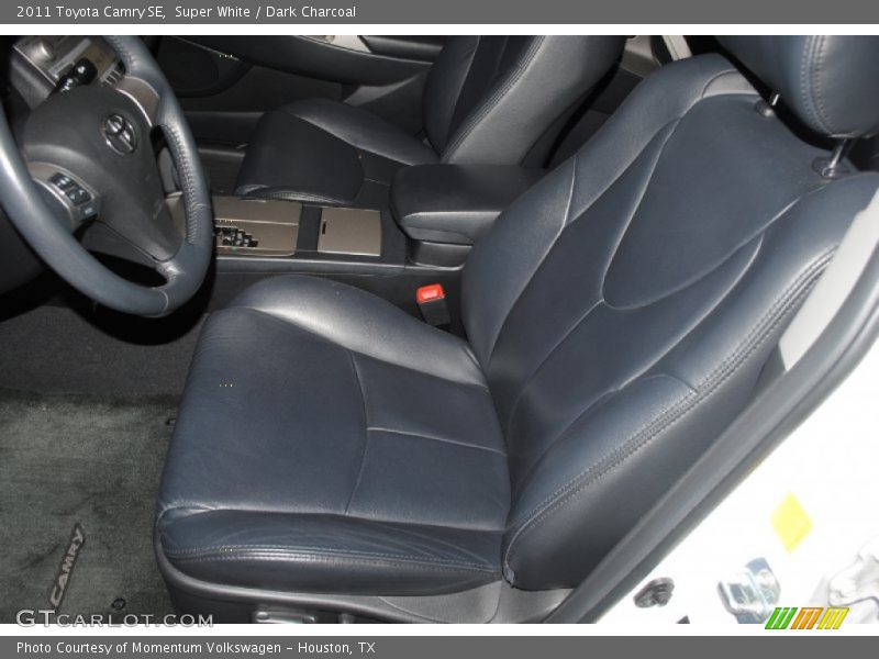 Super White / Dark Charcoal 2011 Toyota Camry SE