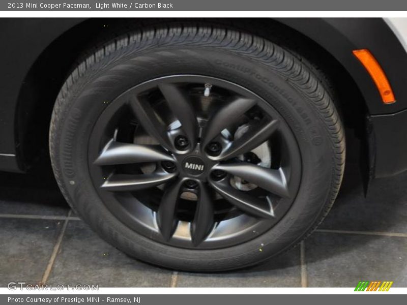 Light White / Carbon Black 2013 Mini Cooper Paceman