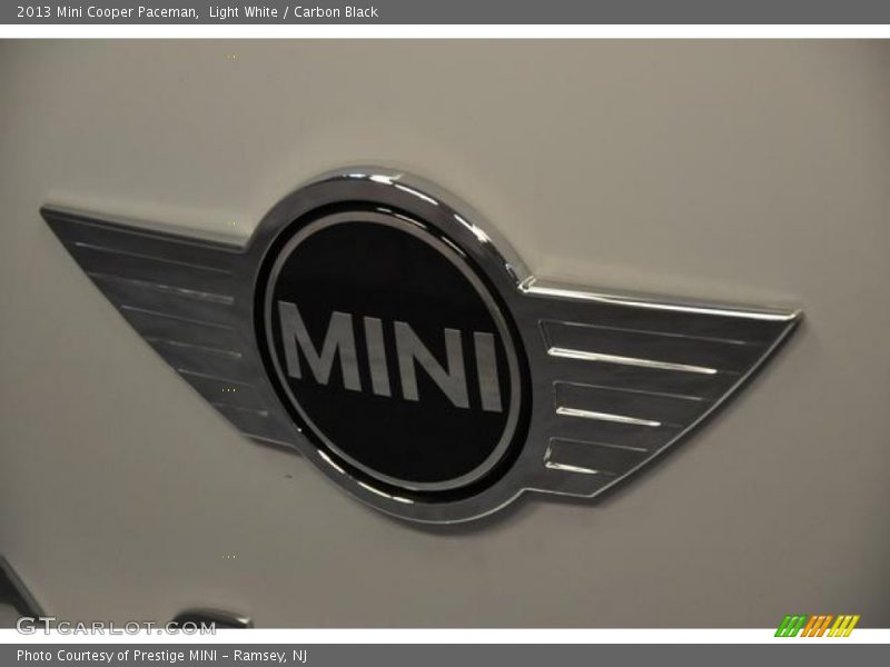 Light White / Carbon Black 2013 Mini Cooper Paceman