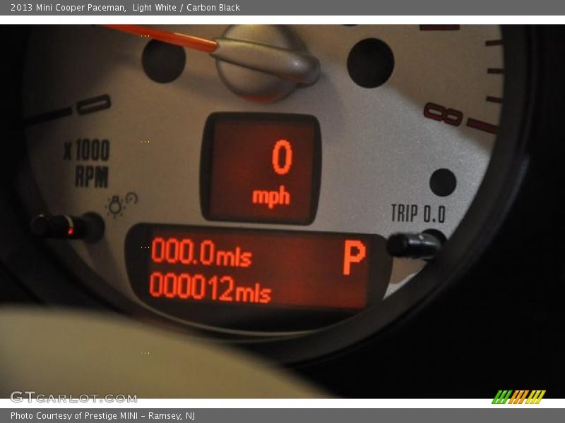 Light White / Carbon Black 2013 Mini Cooper Paceman