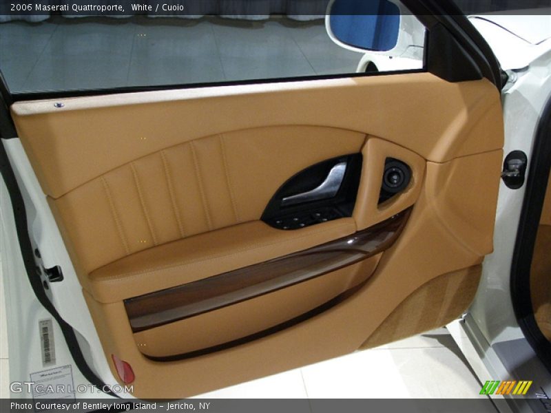 White / Cuoio 2006 Maserati Quattroporte