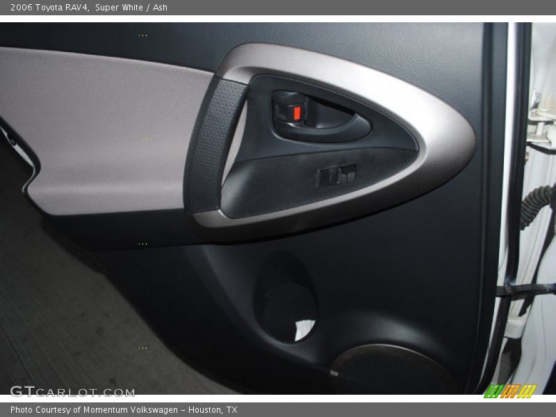 Super White / Ash 2006 Toyota RAV4