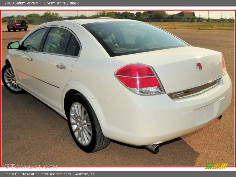 Cream White / Black 2008 Saturn Aura XR