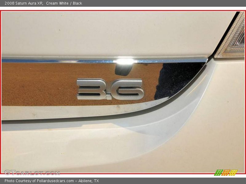 Cream White / Black 2008 Saturn Aura XR