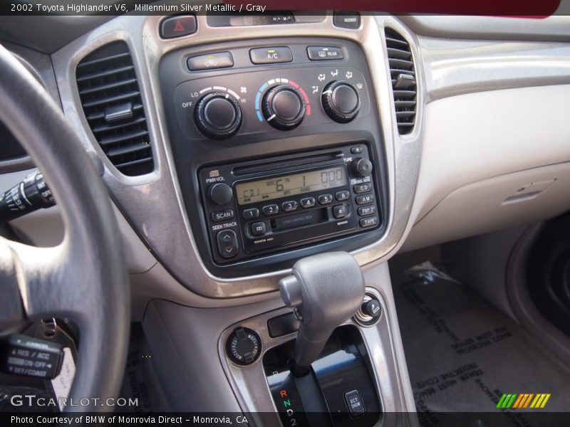 Millennium Silver Metallic / Gray 2002 Toyota Highlander V6