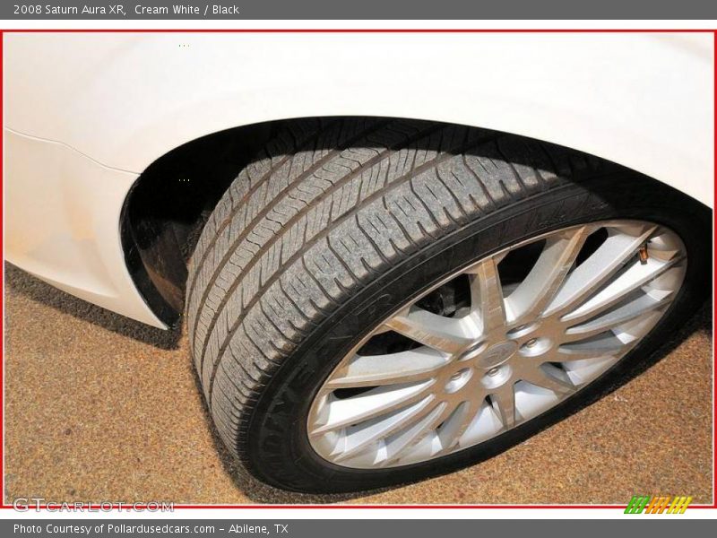 Cream White / Black 2008 Saturn Aura XR