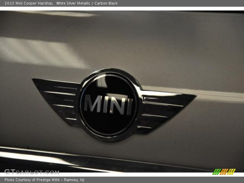 White Silver Metallic / Carbon Black 2013 Mini Cooper Hardtop