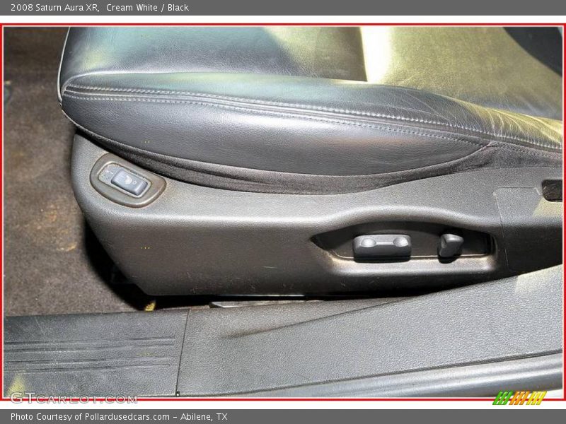 Cream White / Black 2008 Saturn Aura XR