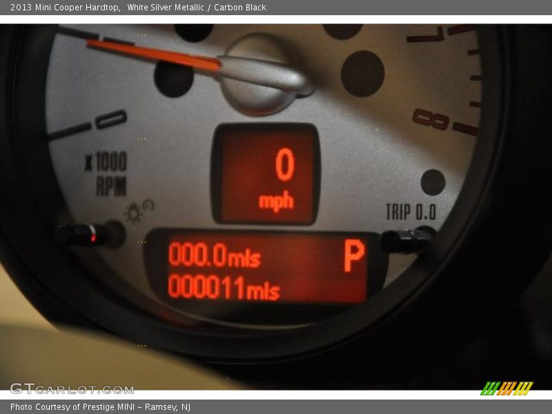 White Silver Metallic / Carbon Black 2013 Mini Cooper Hardtop
