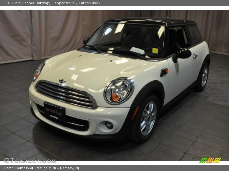 Pepper White / Carbon Black 2013 Mini Cooper Hardtop