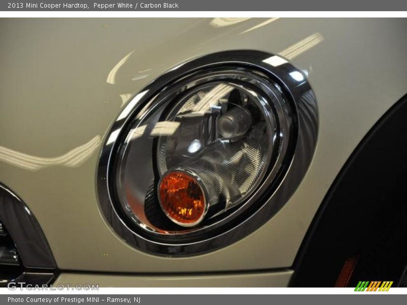 Pepper White / Carbon Black 2013 Mini Cooper Hardtop