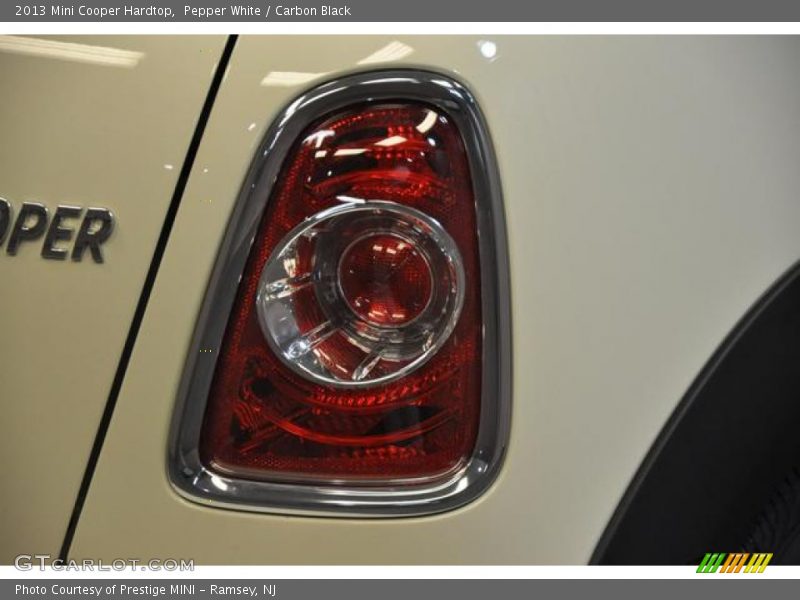 Pepper White / Carbon Black 2013 Mini Cooper Hardtop