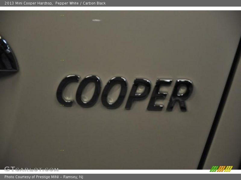 Pepper White / Carbon Black 2013 Mini Cooper Hardtop