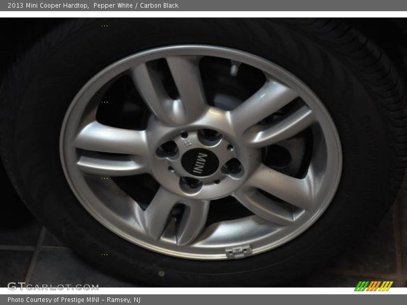 Pepper White / Carbon Black 2013 Mini Cooper Hardtop