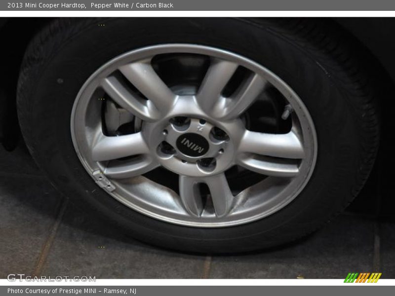 Pepper White / Carbon Black 2013 Mini Cooper Hardtop