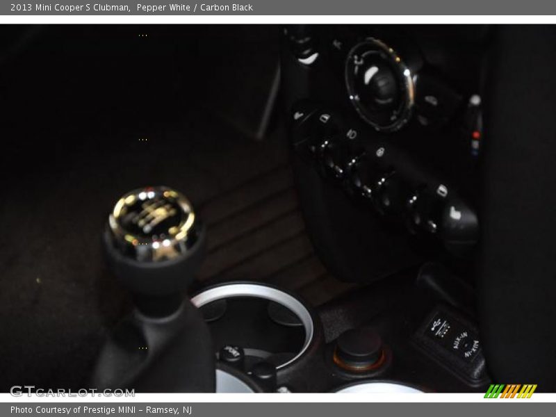 Pepper White / Carbon Black 2013 Mini Cooper S Clubman