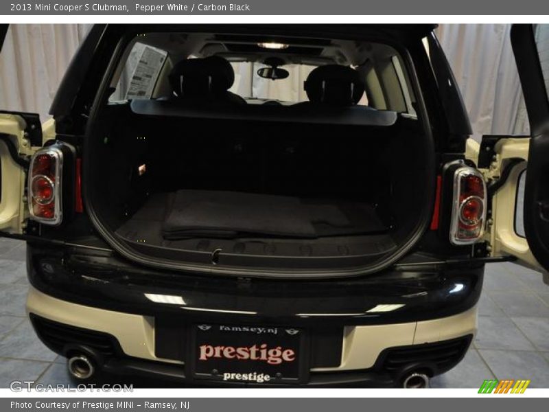 Pepper White / Carbon Black 2013 Mini Cooper S Clubman
