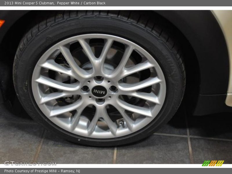 Pepper White / Carbon Black 2013 Mini Cooper S Clubman