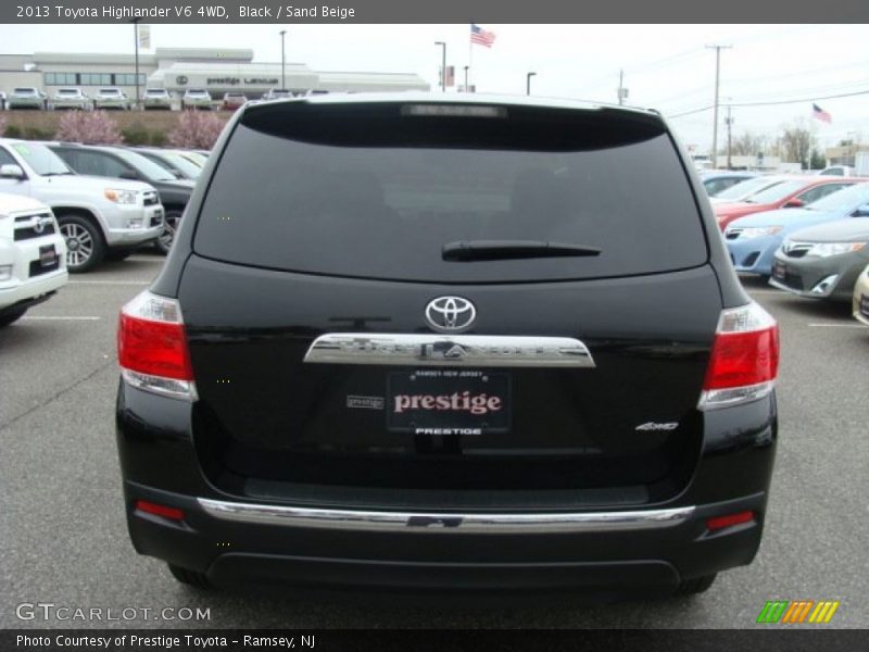 Black / Sand Beige 2013 Toyota Highlander V6 4WD