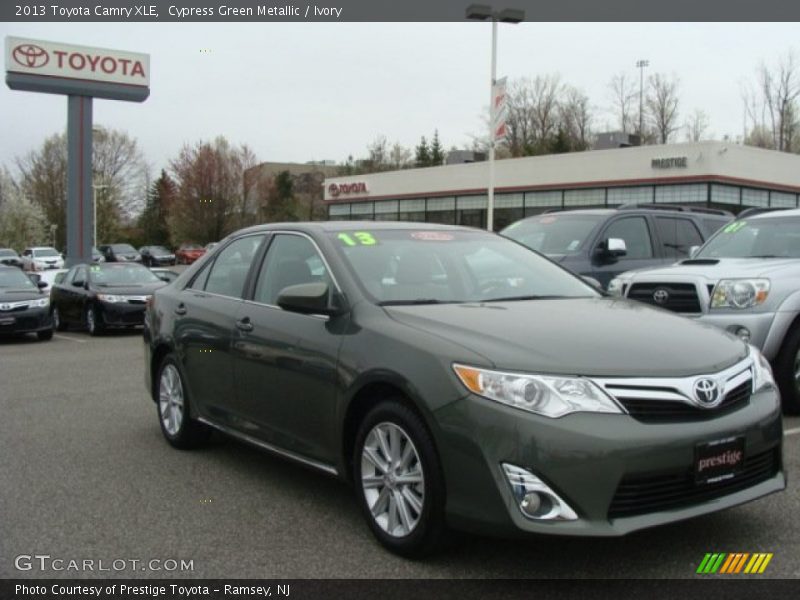 Cypress Green Metallic / Ivory 2013 Toyota Camry XLE