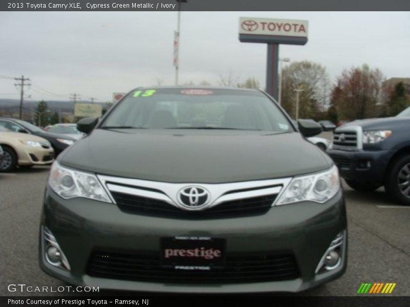 Cypress Green Metallic / Ivory 2013 Toyota Camry XLE