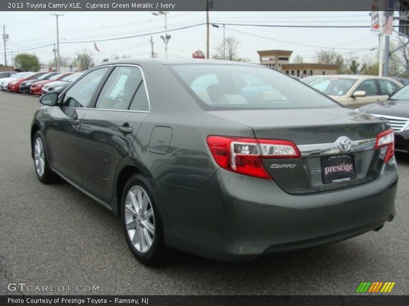 Cypress Green Metallic / Ivory 2013 Toyota Camry XLE