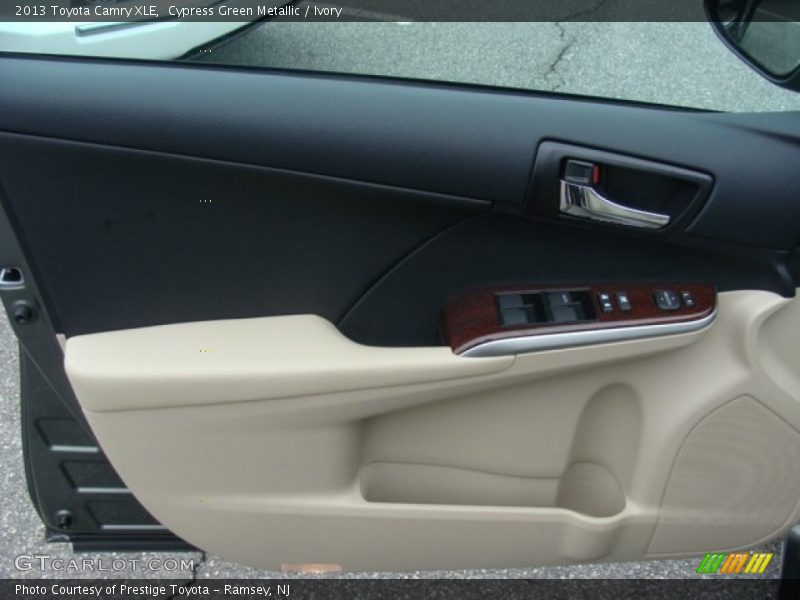 Cypress Green Metallic / Ivory 2013 Toyota Camry XLE