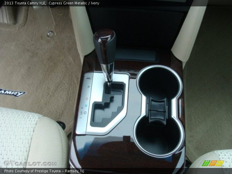 Cypress Green Metallic / Ivory 2013 Toyota Camry XLE