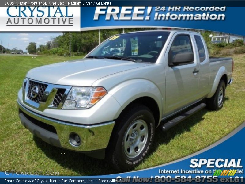Radiant Silver / Graphite 2009 Nissan Frontier SE King Cab