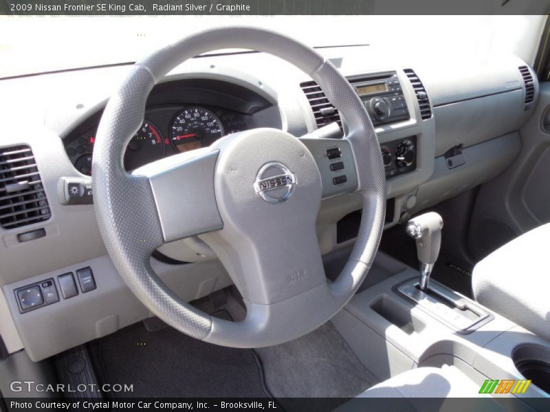 Radiant Silver / Graphite 2009 Nissan Frontier SE King Cab