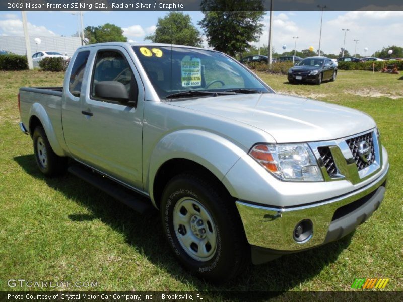 Radiant Silver / Graphite 2009 Nissan Frontier SE King Cab