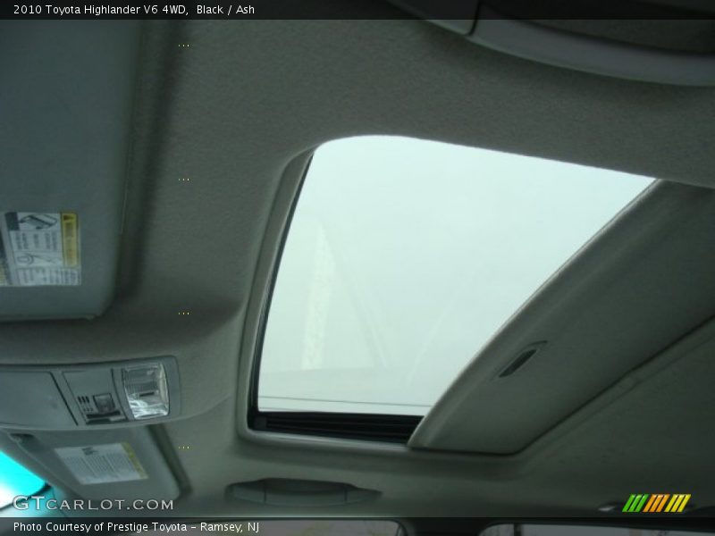 Black / Ash 2010 Toyota Highlander V6 4WD