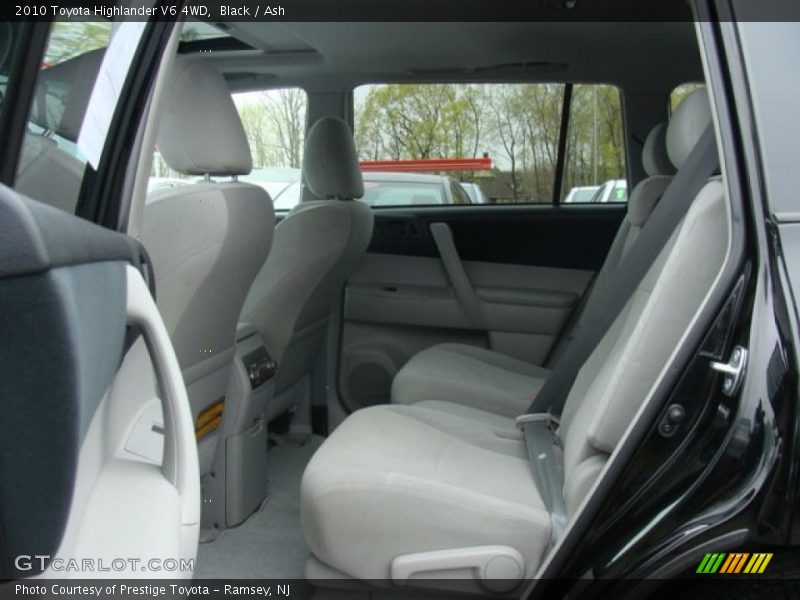 Black / Ash 2010 Toyota Highlander V6 4WD