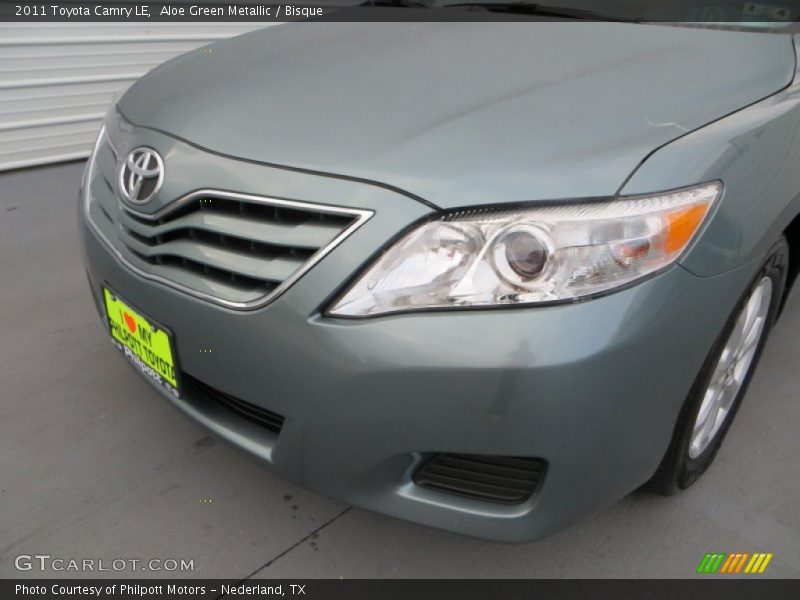 Aloe Green Metallic / Bisque 2011 Toyota Camry LE