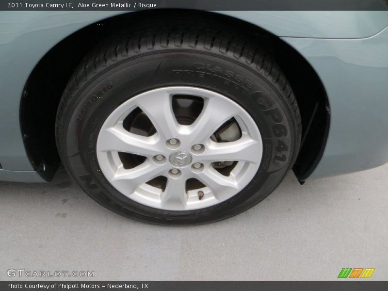 Aloe Green Metallic / Bisque 2011 Toyota Camry LE