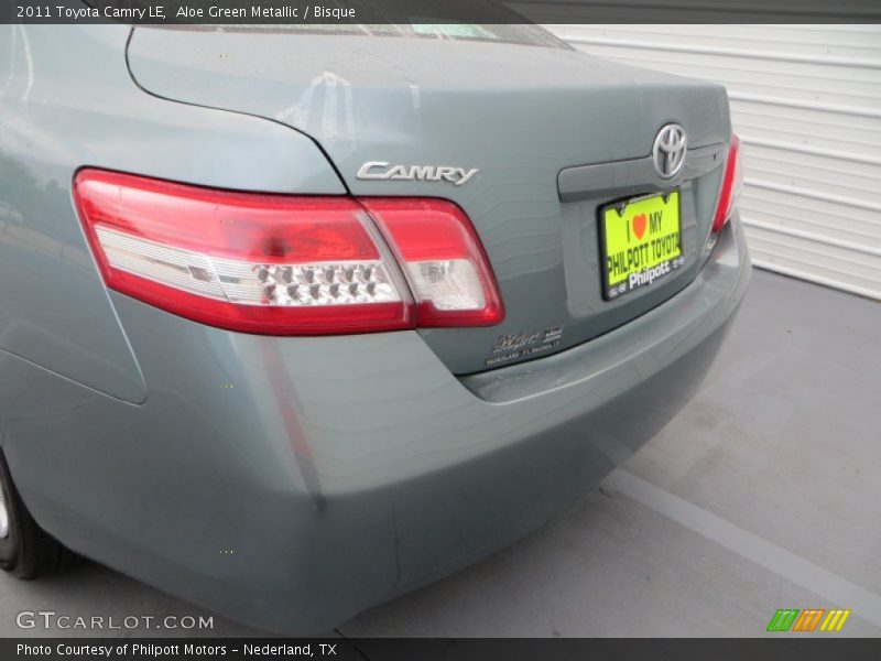 Aloe Green Metallic / Bisque 2011 Toyota Camry LE