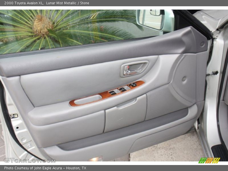 Lunar Mist Metallic / Stone 2000 Toyota Avalon XL