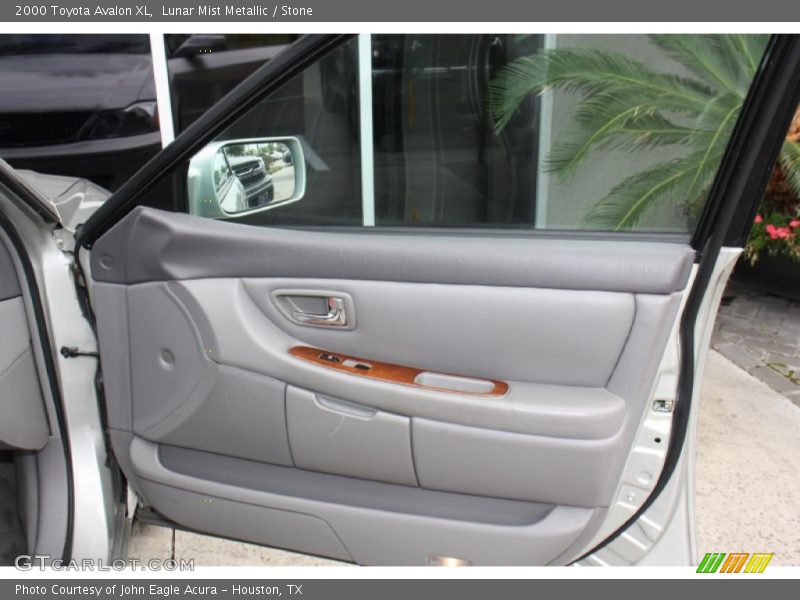 Lunar Mist Metallic / Stone 2000 Toyota Avalon XL