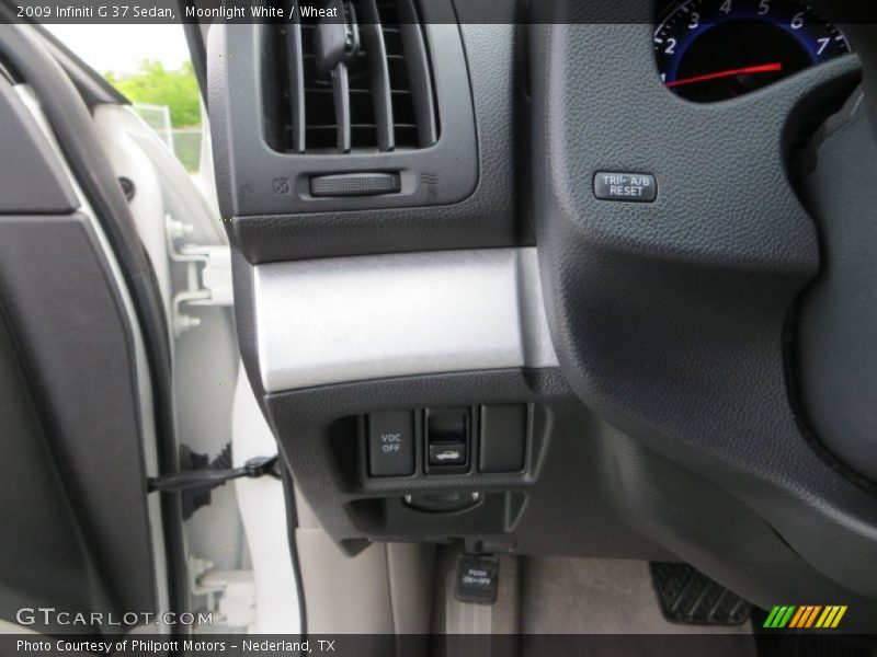 Moonlight White / Wheat 2009 Infiniti G 37 Sedan