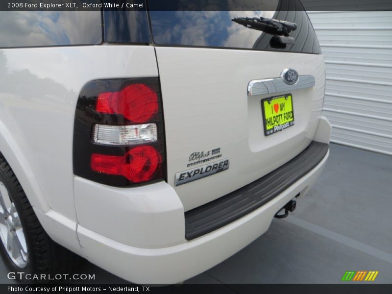 Oxford White / Camel 2008 Ford Explorer XLT