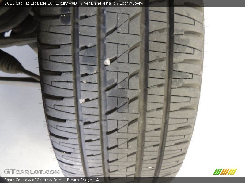 Silver Lining Metallic / Ebony/Ebony 2011 Cadillac Escalade EXT Luxury AWD