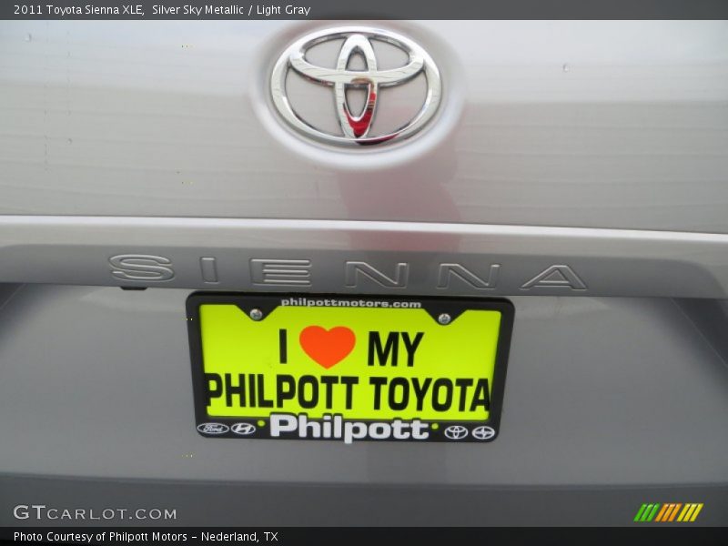 Silver Sky Metallic / Light Gray 2011 Toyota Sienna XLE