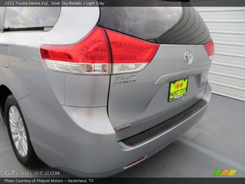 Silver Sky Metallic / Light Gray 2011 Toyota Sienna XLE