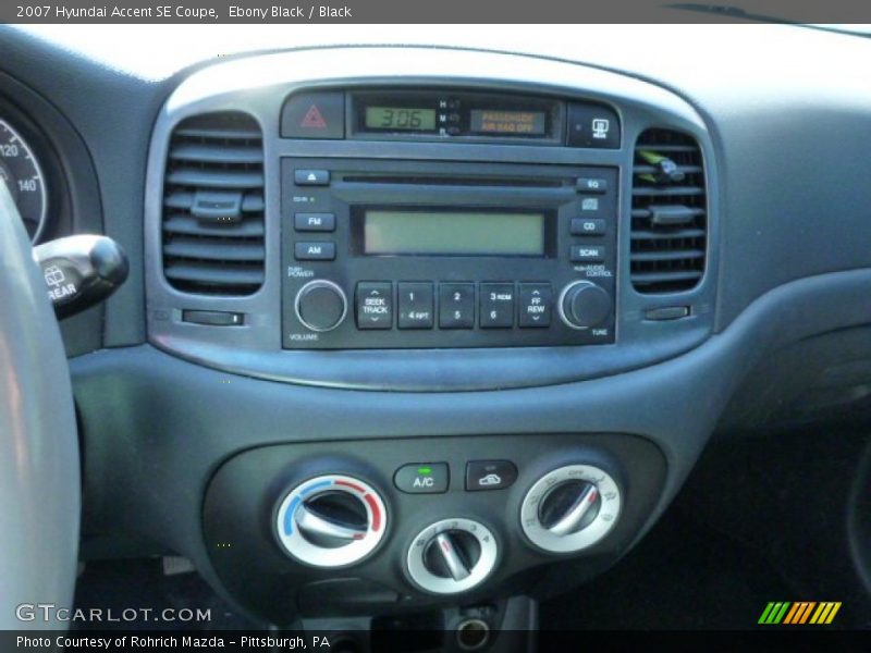 Ebony Black / Black 2007 Hyundai Accent SE Coupe