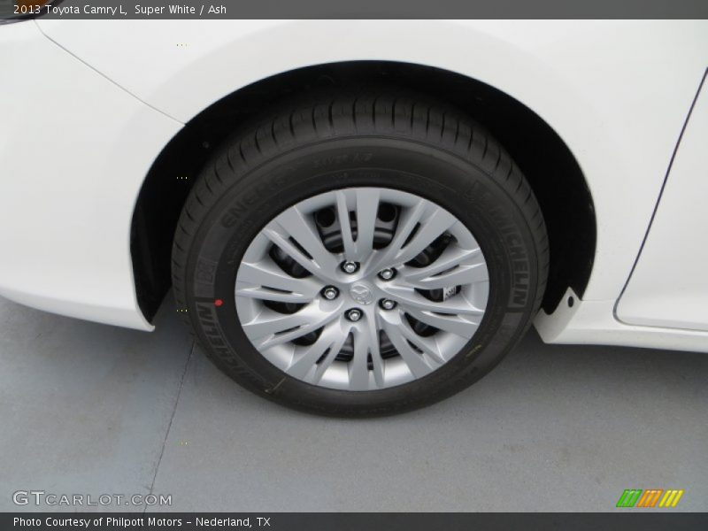 Super White / Ash 2013 Toyota Camry L