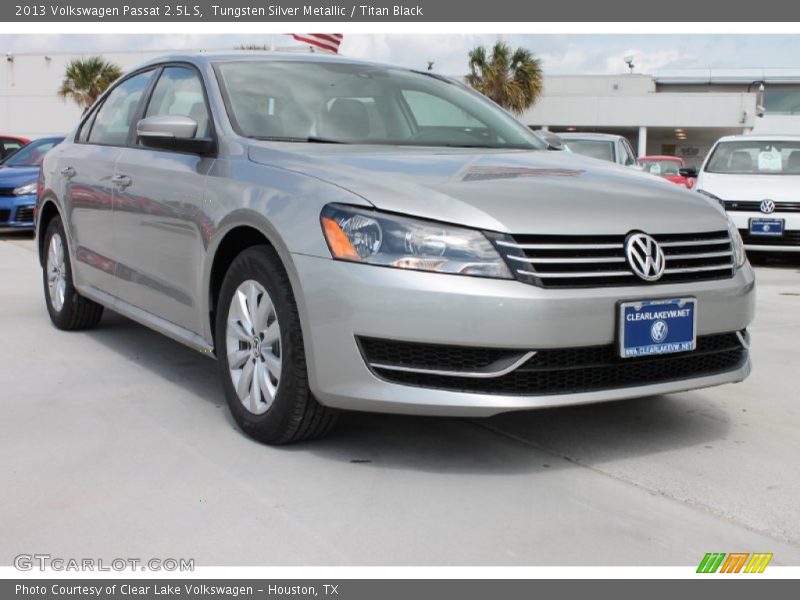 Tungsten Silver Metallic / Titan Black 2013 Volkswagen Passat 2.5L S