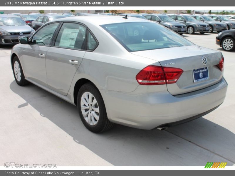 Tungsten Silver Metallic / Titan Black 2013 Volkswagen Passat 2.5L S
