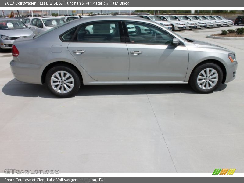 Tungsten Silver Metallic / Titan Black 2013 Volkswagen Passat 2.5L S
