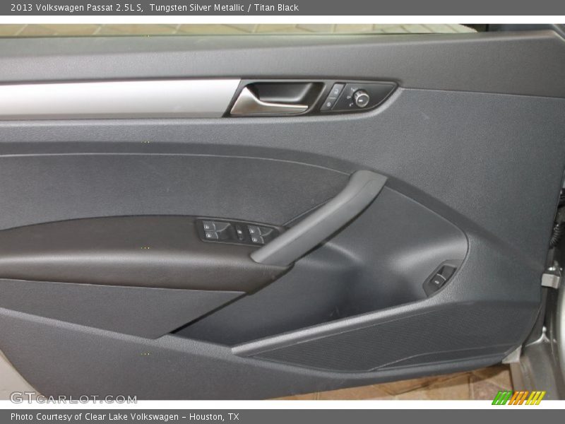 Tungsten Silver Metallic / Titan Black 2013 Volkswagen Passat 2.5L S