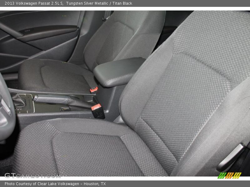 Tungsten Silver Metallic / Titan Black 2013 Volkswagen Passat 2.5L S
